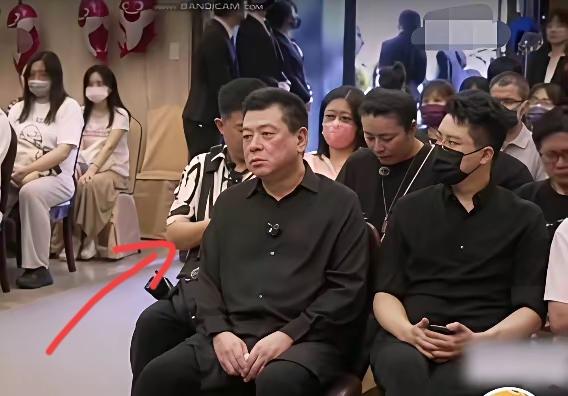 这场迟来的告别，让无数人泪目。昨日，孙爸爸为小鱼举行了法会。当“小鱼儿终于