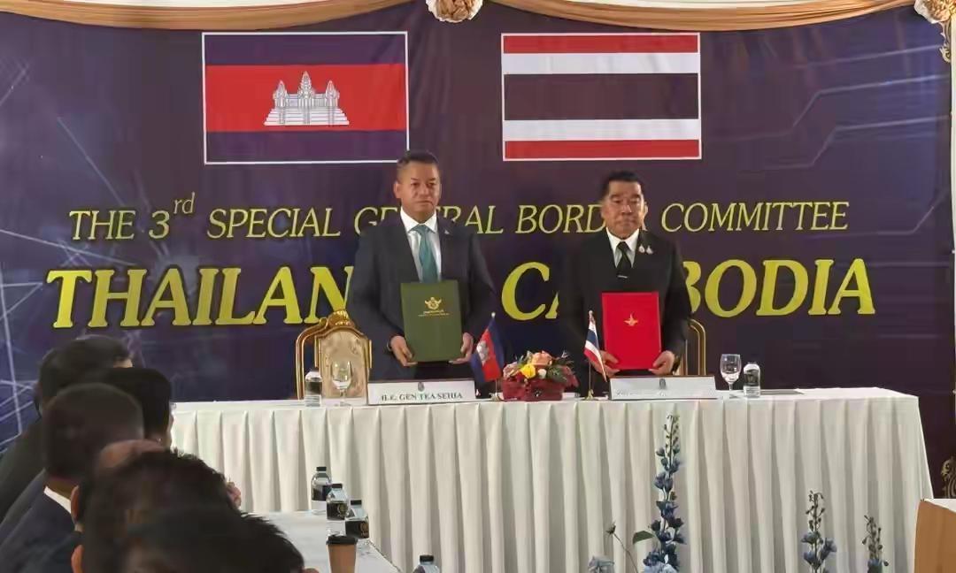 中方一出山，战火立刻停！泰柬火速签停火协议，首相夫人哽咽看哭全网战火燃遍边