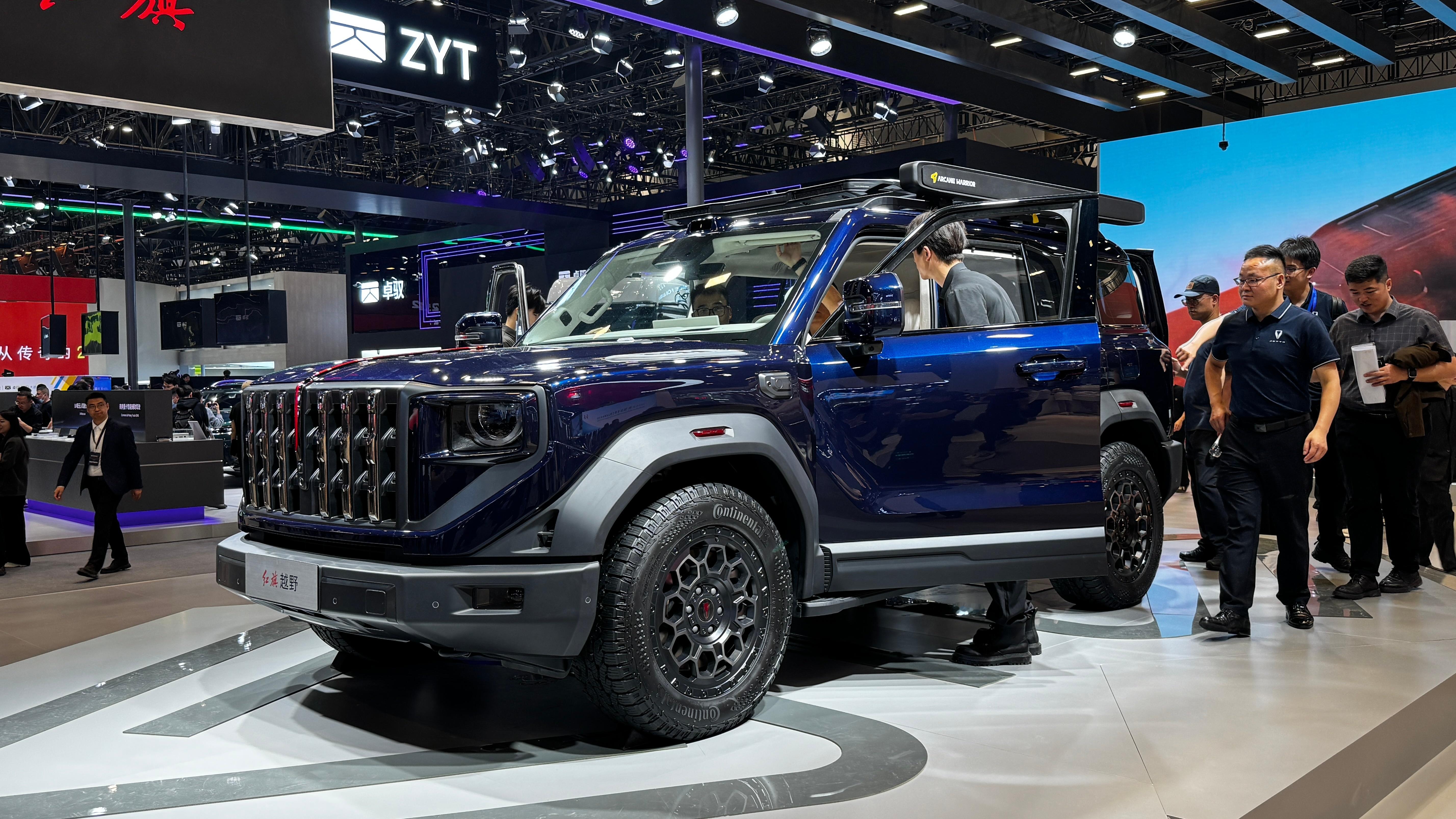 2026北京车展全新的红旗越野，设计的很狂野，加上拓展件之后是真帅啊这就是北京