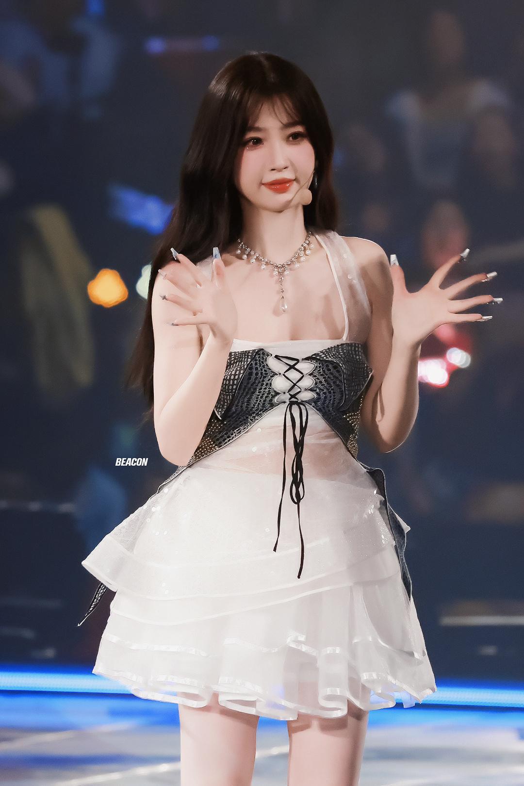 虞书欣应援棒开箱想念女团欣