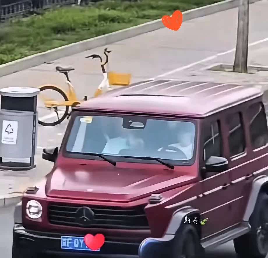 原来王楚钦早早就在给大家暗示！王楚钦的车牌照光看两个字母就特别的