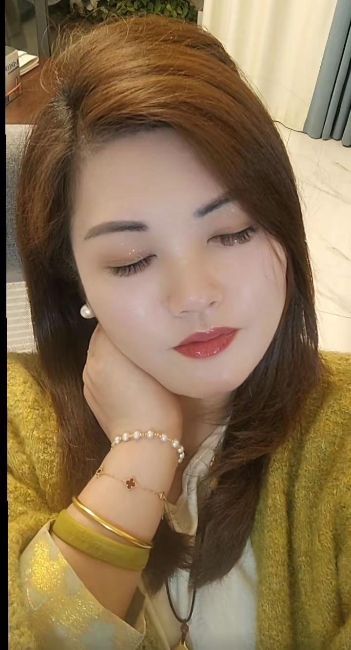 你觉得生活太累的话你就去酒店开个房躺在床上听一听隔壁女人的叫声就会知道还有人比你