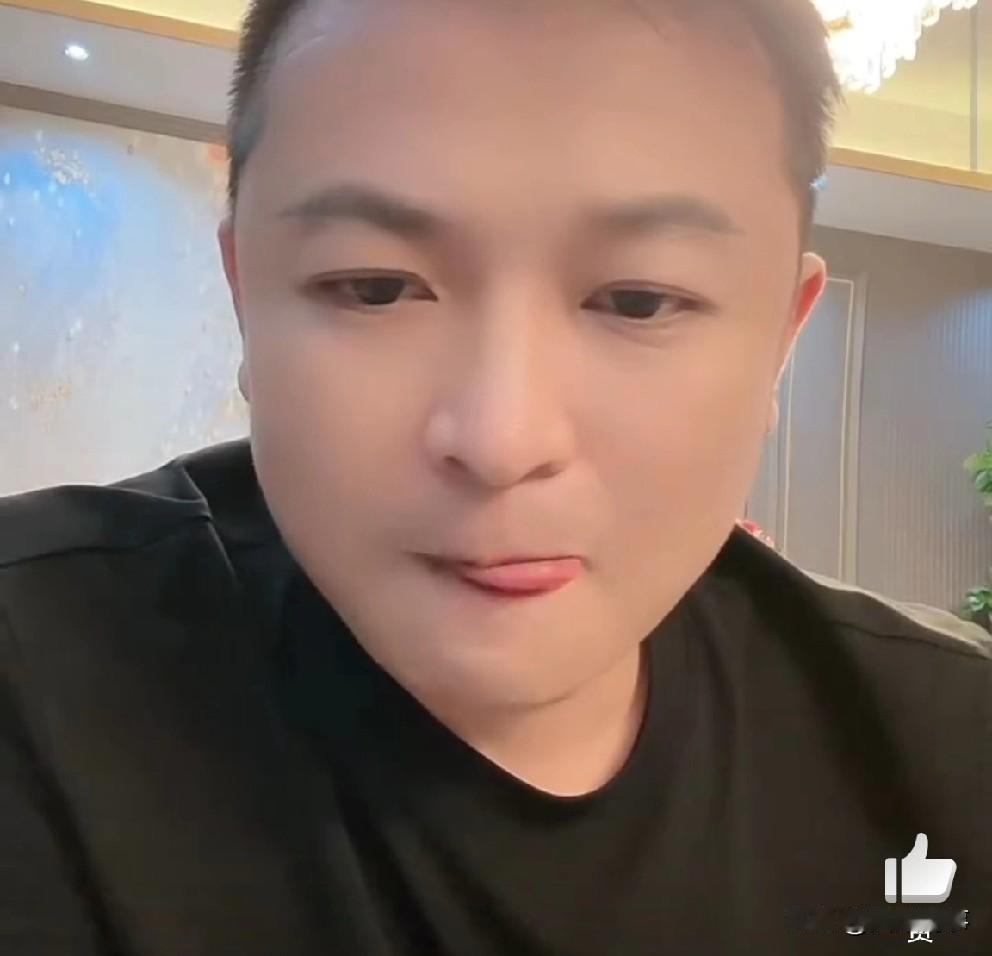 二子爷坦言：辛巴个人是不烦我不讨厌我的，辛巴爱我，没准哪天我俩又喝上了，但是我俩
