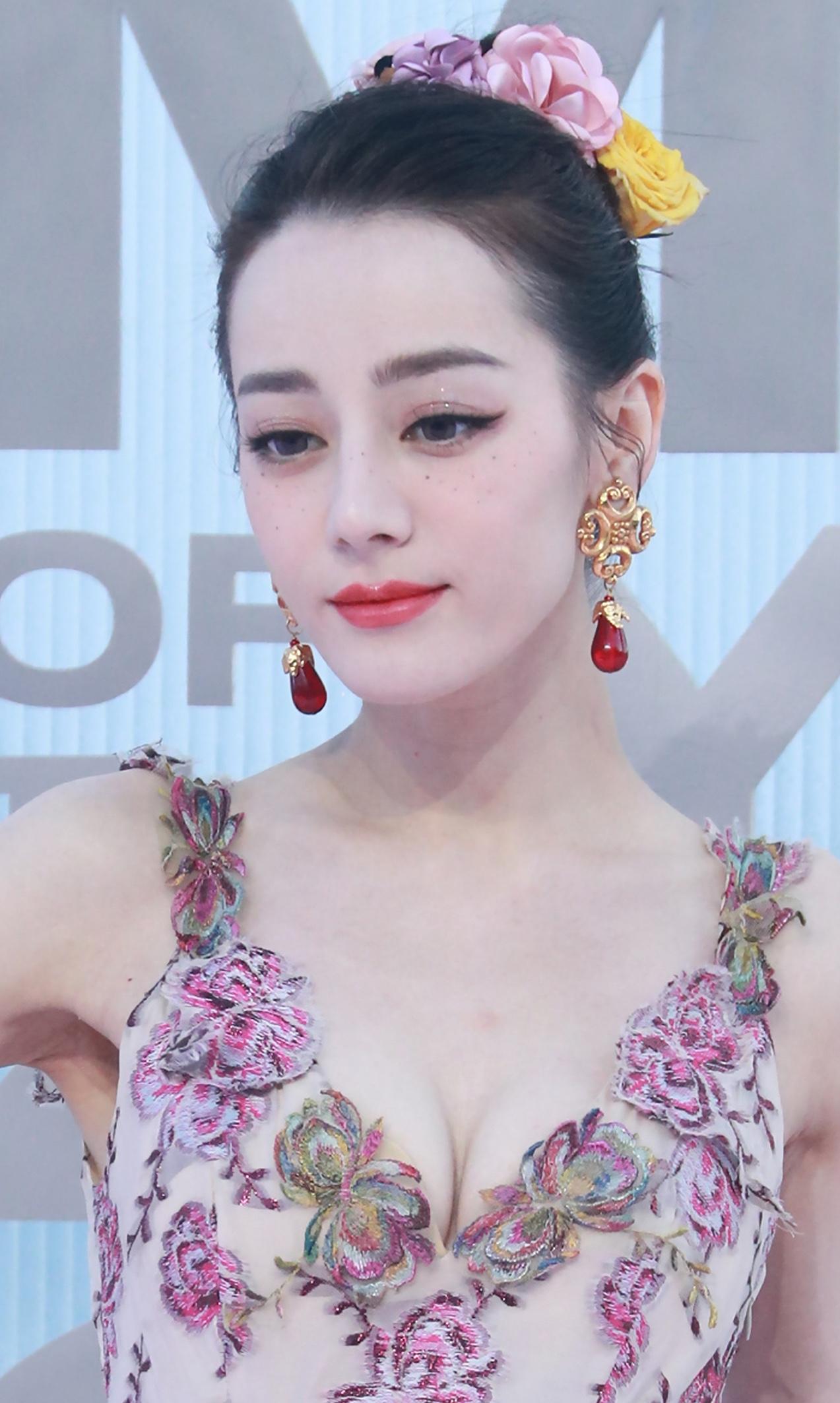迪丽热巴给所有女人上了一课你可以不结婚也可以不谈恋爱，但是有一件事一定不