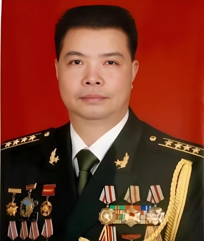 1985年，侦察兵隆志勇越境侦察，竟意外撞见了巡逻的越军。越军立即开火，一枪精准