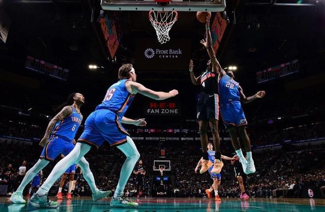 不吹不黑，马刺4：2战胜森林狼挺进西决，NBA总冠军夺冠概率如下！1：尼克斯（