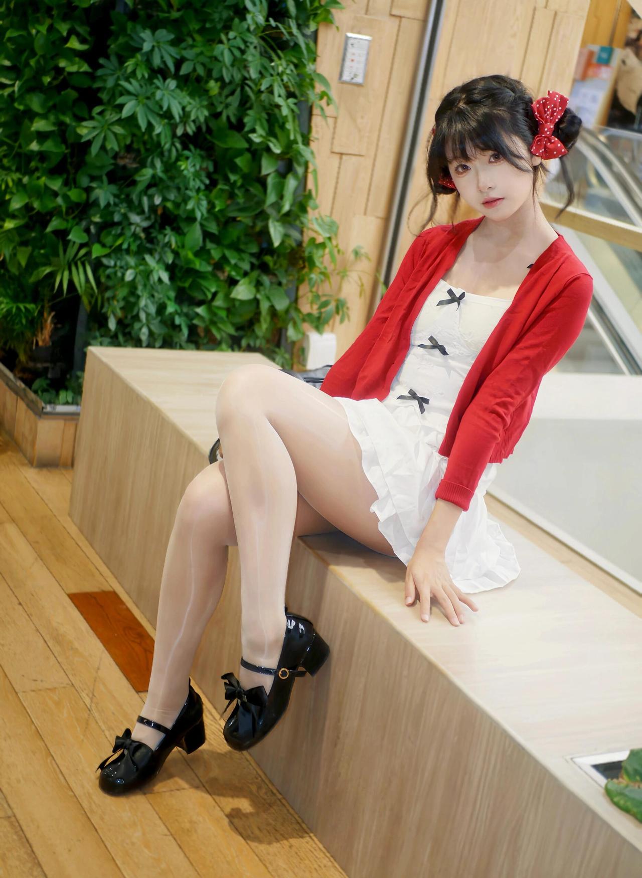 甜美少女风穿搭，红白相间，可爱又时尚！甜妹