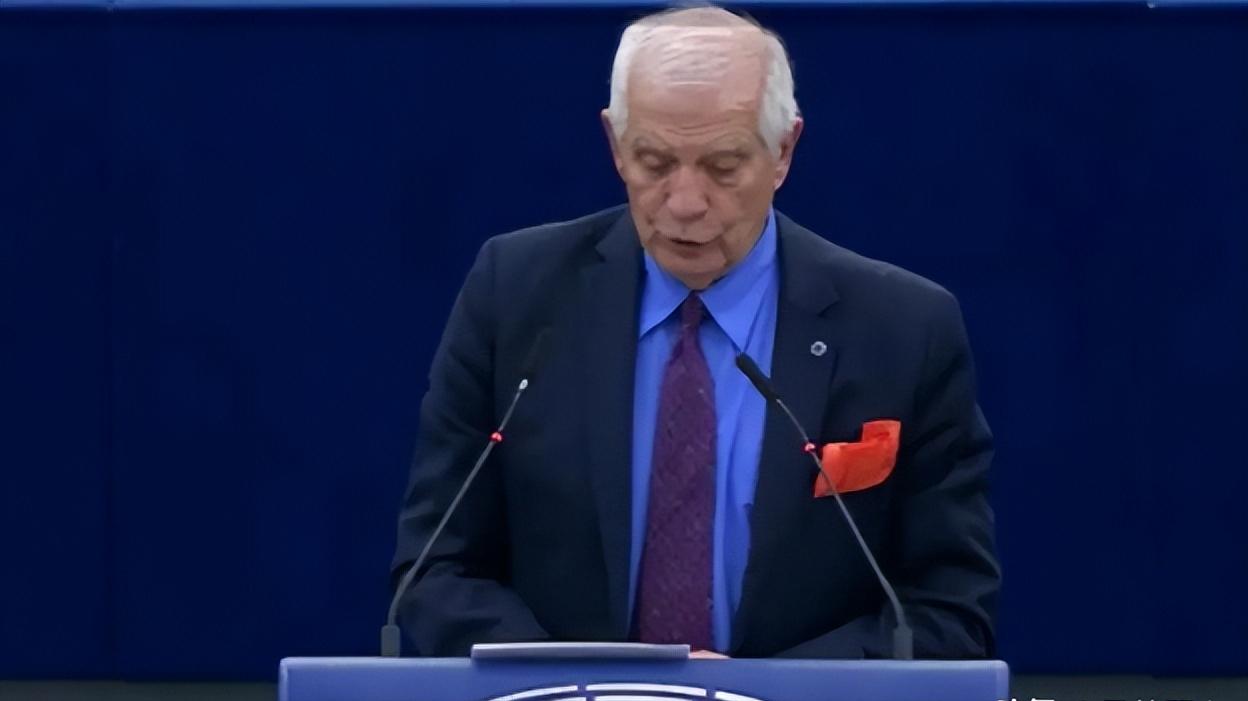 终有人间清醒，国外一档节目中，专家吐槽欧洲像个“傻子“一样，光顾着看中美在芯片、