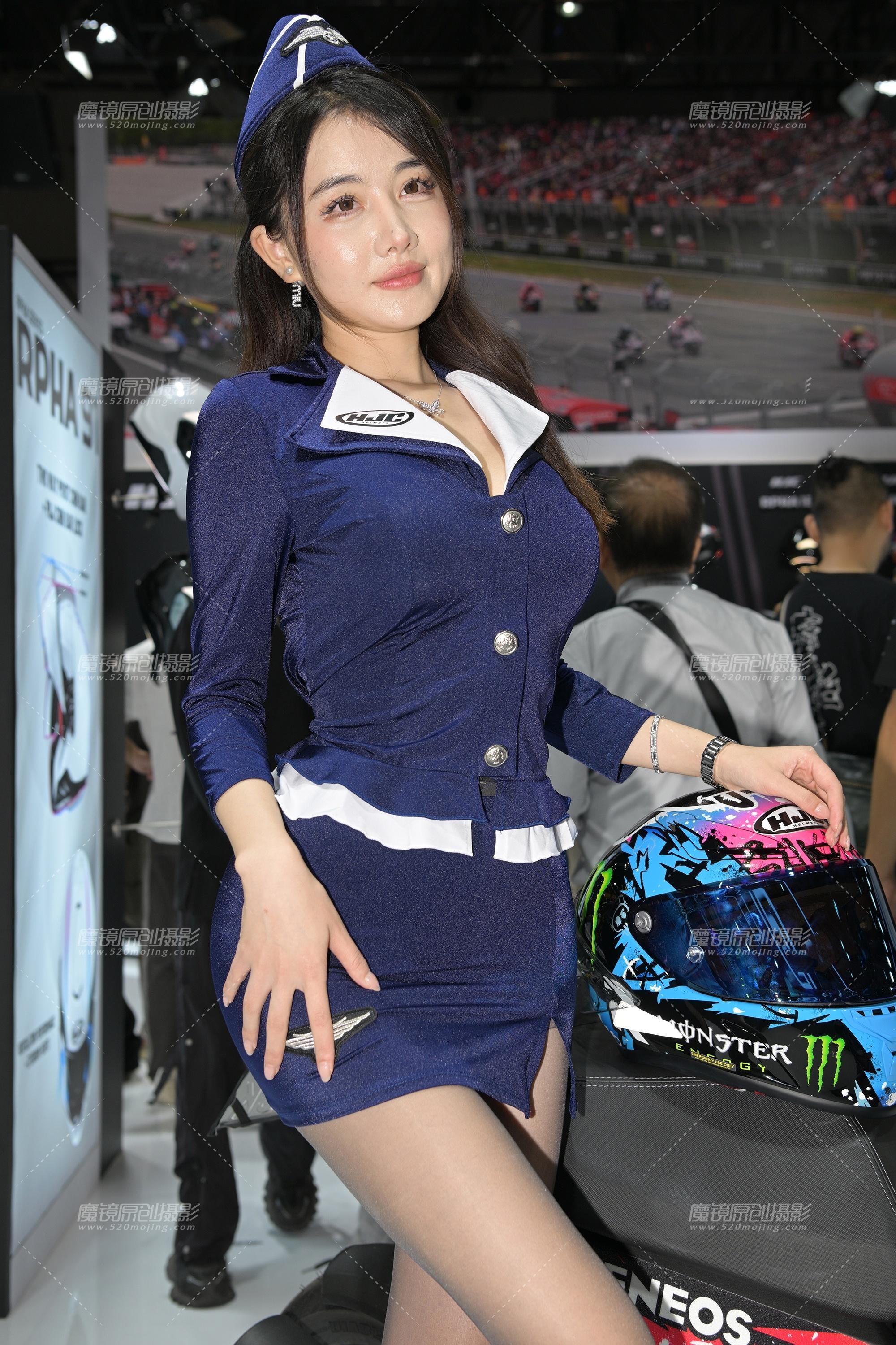 黑撕制服