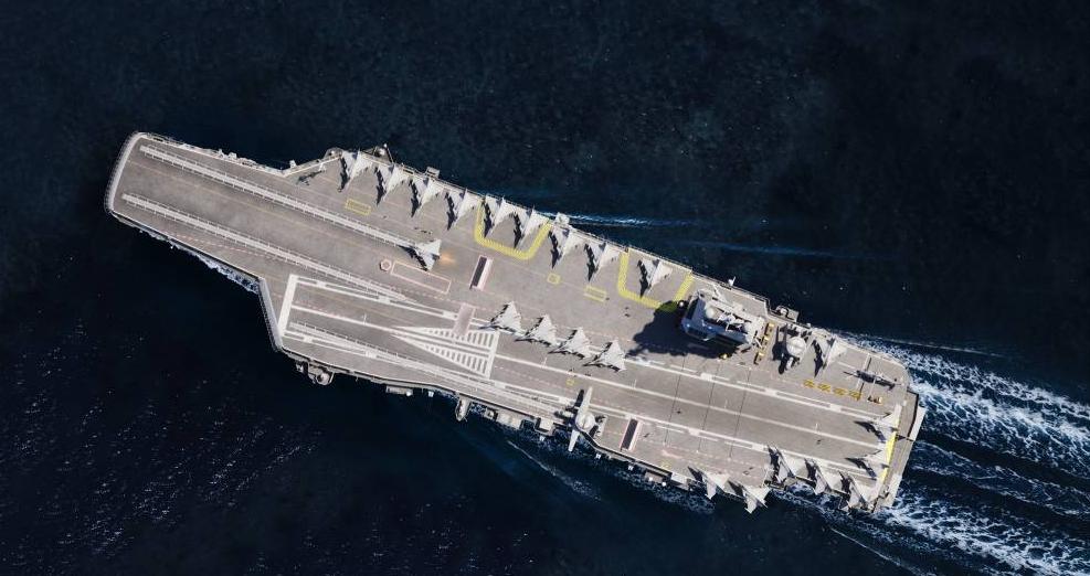 中国的“福建舰”和美国的“福特”级,是当下人类唯二的搭载电磁弹射器的航空母舰,显