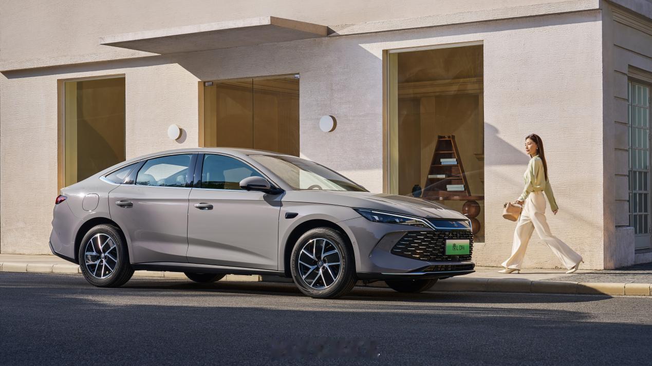 看到2026款秦LDM-i带着9.28万起的限时价登场,很难不感叹这款中级轿车