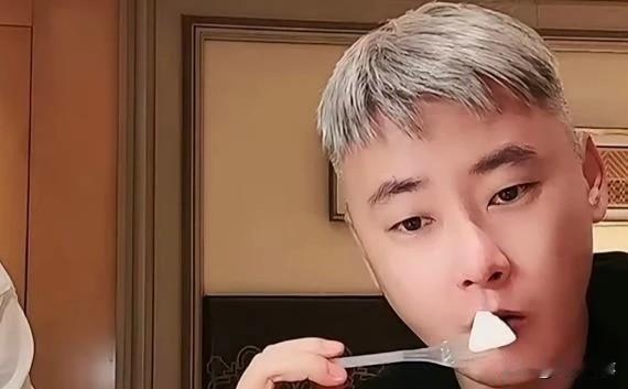 T佑受邀前往北京，与ks官方面谈！张浩直播透露T佑受