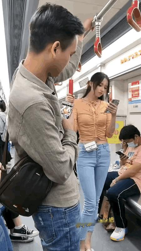 不怪小伙子动心，小姐姐确实好看，身材比例也很好？