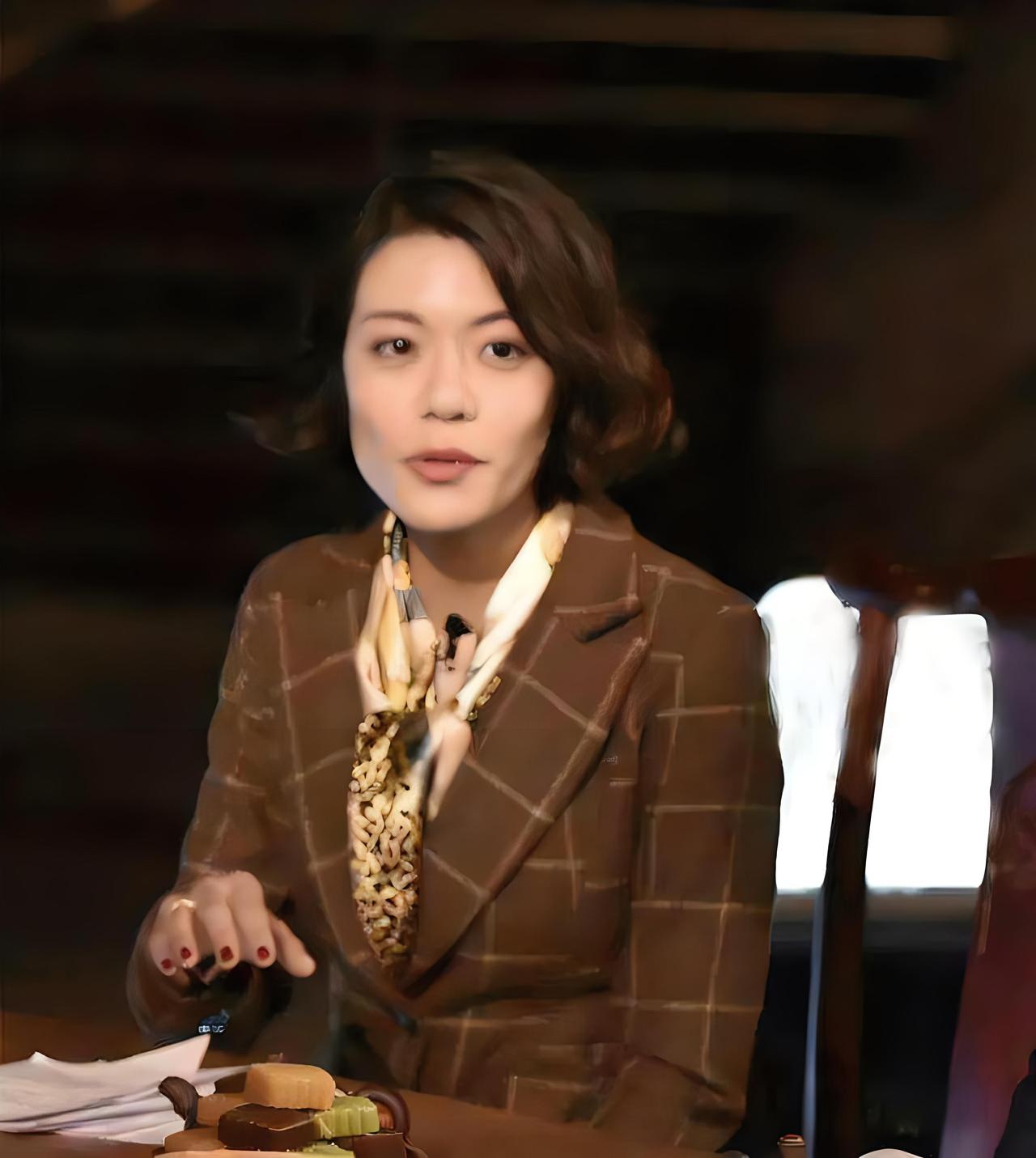 复旦大学陈果教授说：“爱上一个不能在一起的人，如果忘不了，那就不要忘，人这一辈子
