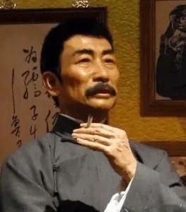 “文学不是赞歌”，你认同这句话吗？文学理解文学创作，的确不只是唱赞歌，但它