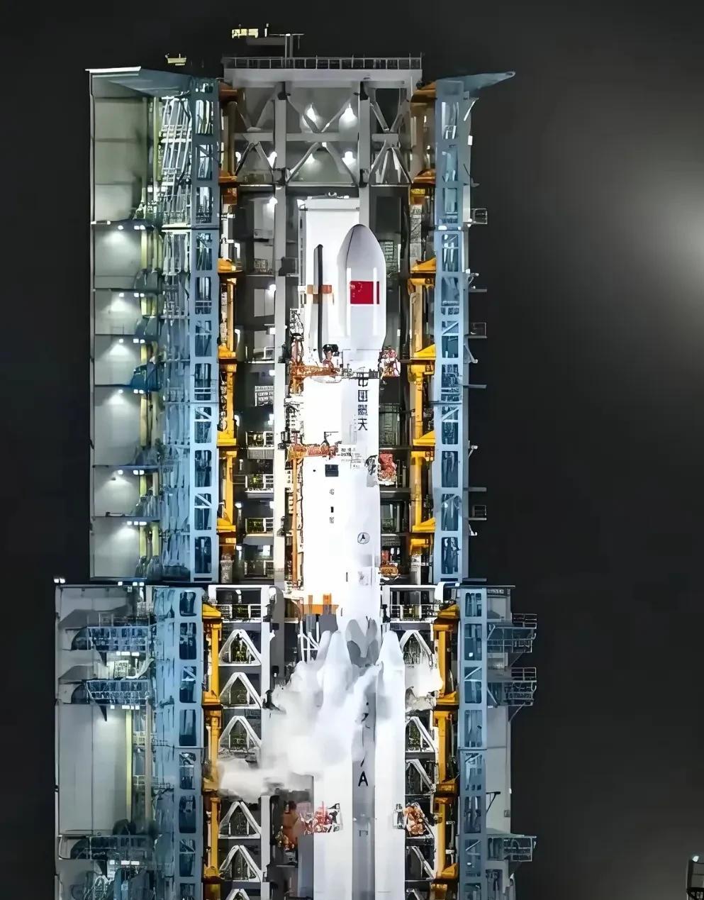 中国正在加快建设太空力量，从7月到8月中间20多天里，成功发射9次卫星任务，其中