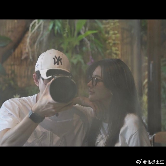 🤔大冰突然说想生孩子这事儿，放在他过去的人设上看真的挺割裂的。当年他写《阿弥