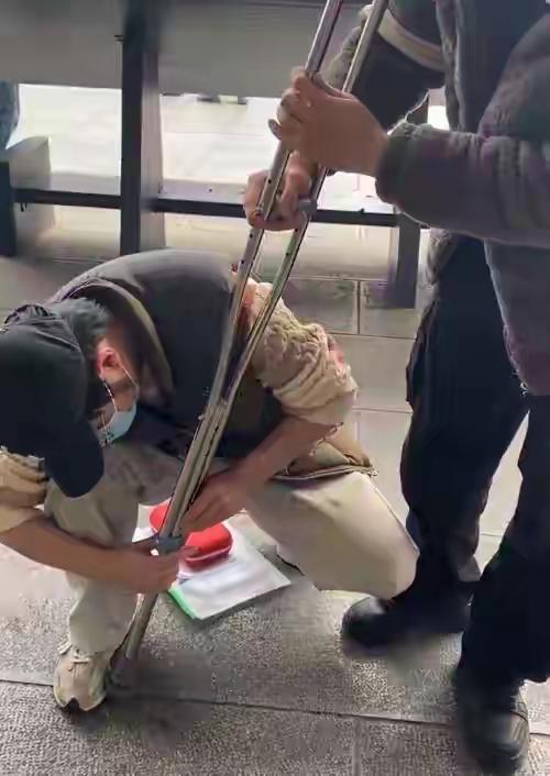 长沙29岁陪诊师自曝真实收入：日入千元是神话？我穿梭医院走廊的每一天，赚的都是“