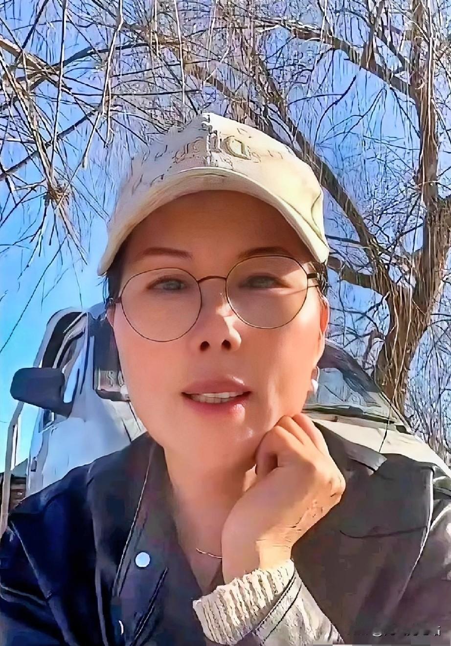 张兰家大概率不会再留小杨阿姨了，并非她干活不好或是孩子不待见，实在是没这个需求。