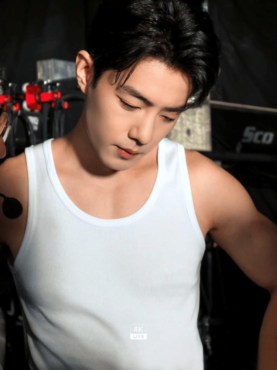 我的个天，老夫的鼻血啊啊啊啊啊啊