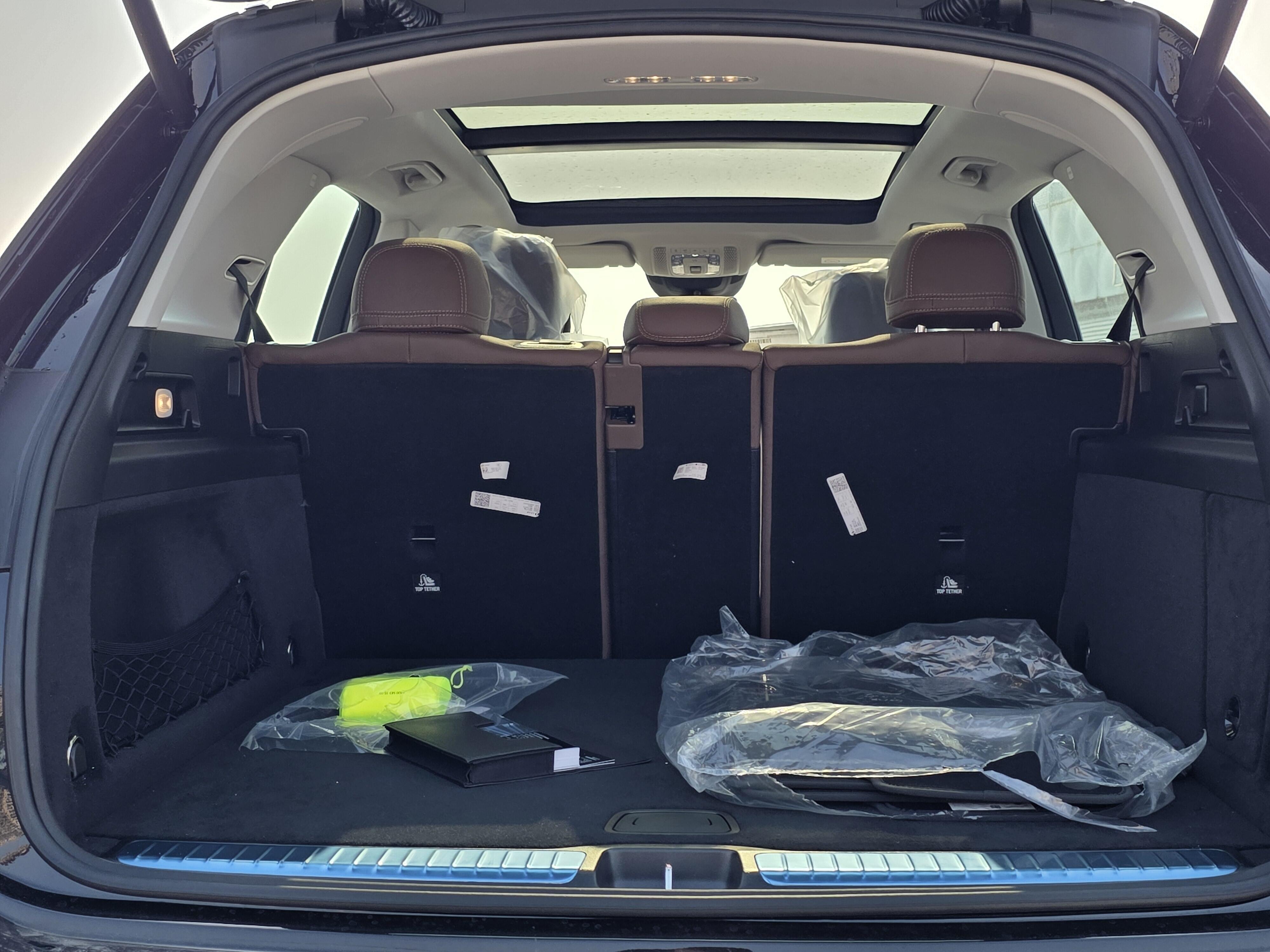 2026款GLE350四驱动感型黑棕（806版本）指导价:699800标配:无钥