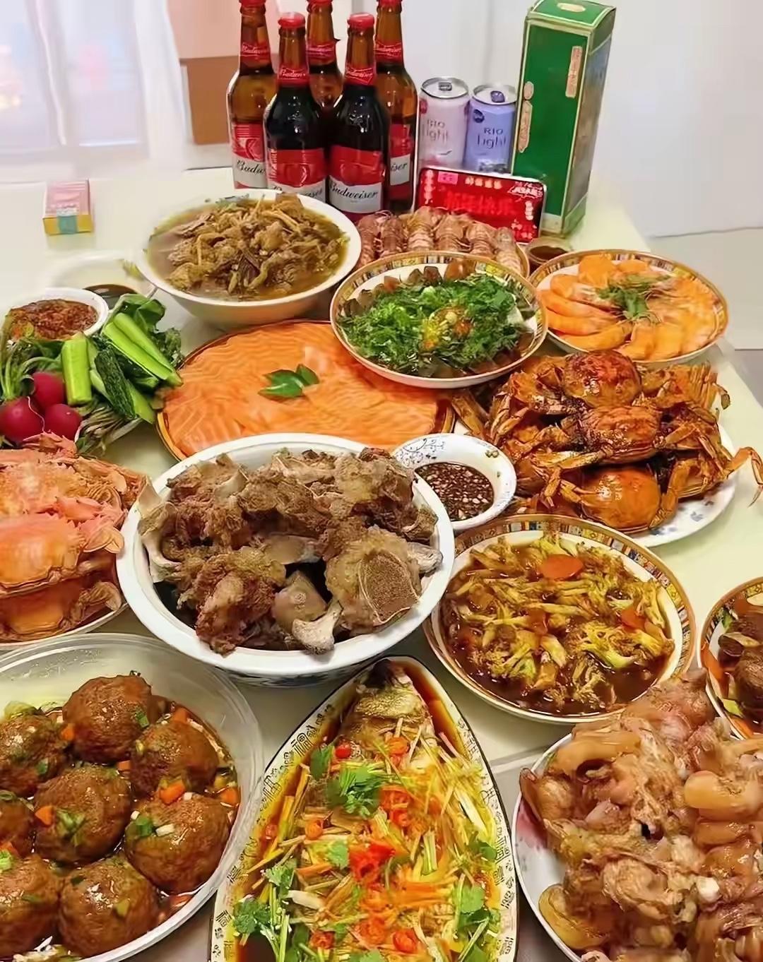 天南地北大拜年正月十一，福气相依，愿你日子顺顺当当，生活有滋有味，平安喜乐常相伴