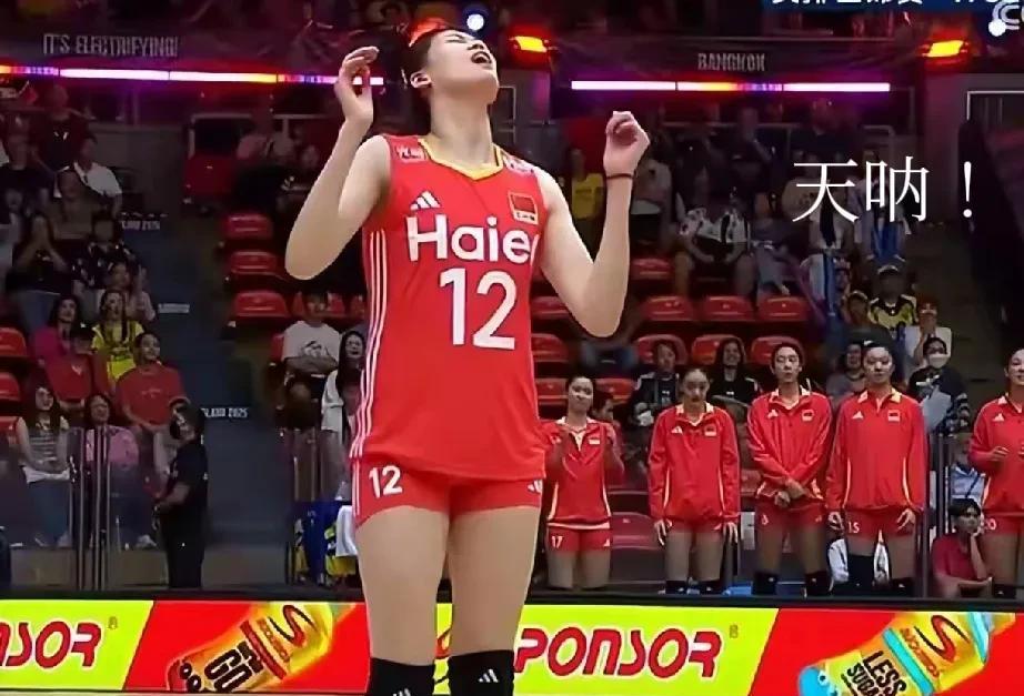 三大“过度”，导致中国女排关键之战紧张、迷茫、输球！过度依赖龚翔宇的后排保障，