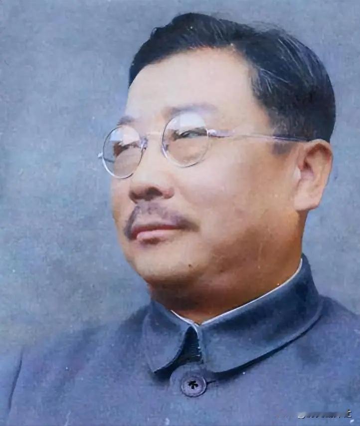 🌞1949年，李克农突然笑问毛主席：“主席，你知道美国总统每天上班后的第一