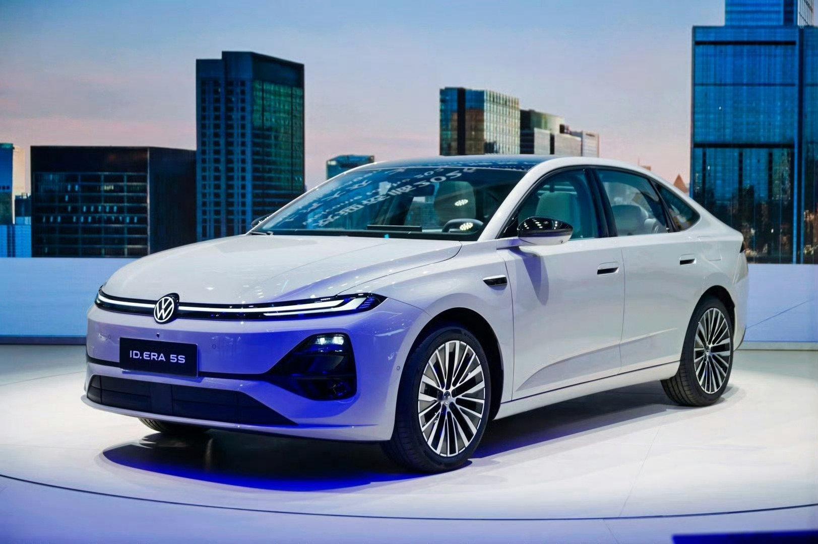 上汽大众ID.ERA5S上市，限时8.99万起，11.49万的版本给了城市NOA，整车终身质保，性价