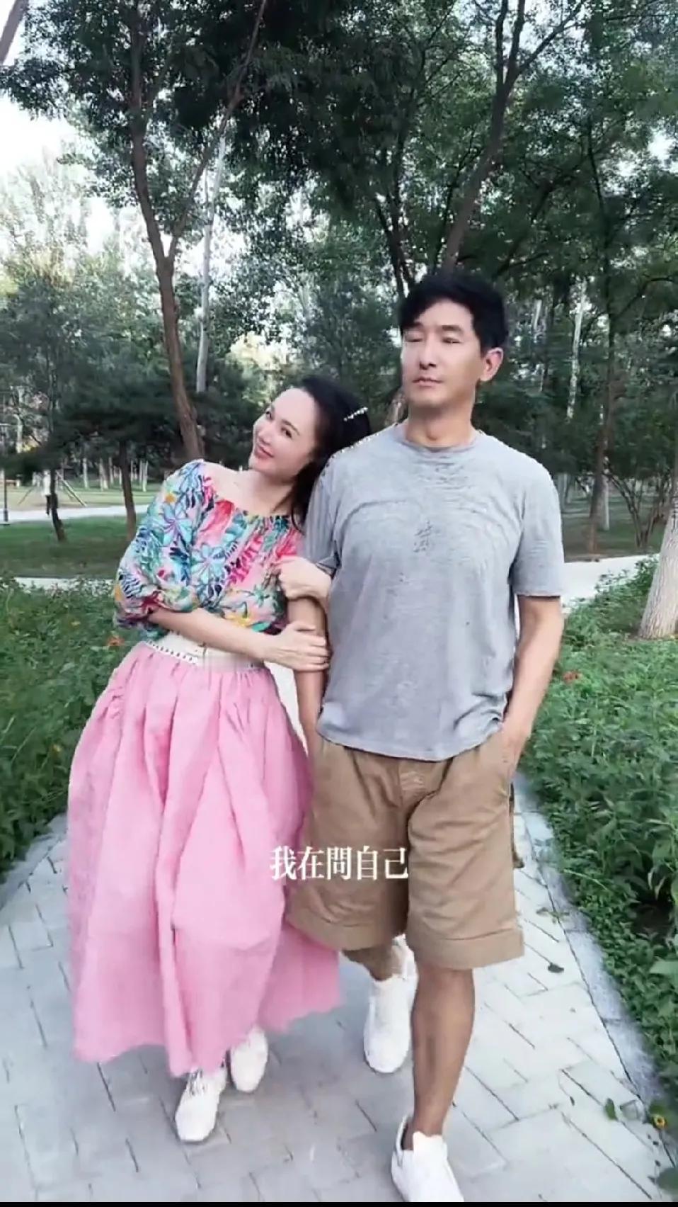 郭晓冬有福之人，如此粘人，娇柔的程莉莎不会有人拒绝吧。郭晓冬与程莉莎相识于2