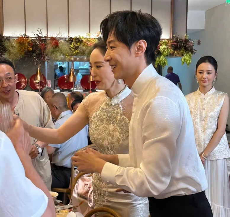 娱乐圈又现大瓜！董璇和张维伊的婚礼在举行一段时间后才浮出水面，圈内人此前竟毫无风