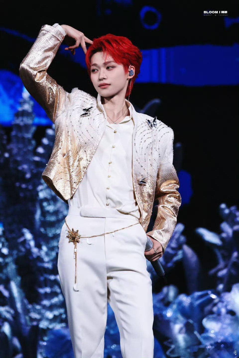 梓渝真的好萌啊，粉丝yuni直接无痛当妈，喜欢红色小狗还是粉色小兔～