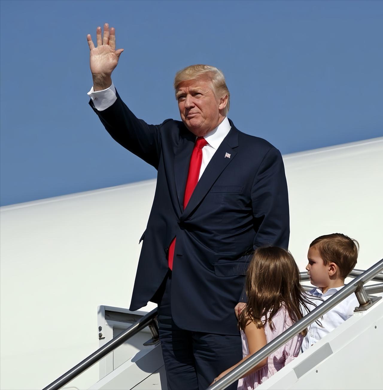 美国总统特朗普是美国史上最有钱的总统，从2017年到今年2025年，他每年都在全