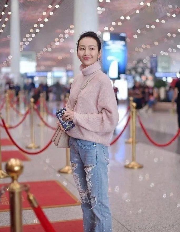 王鸥的这个身材保持得很好，完全看不出生过孩子