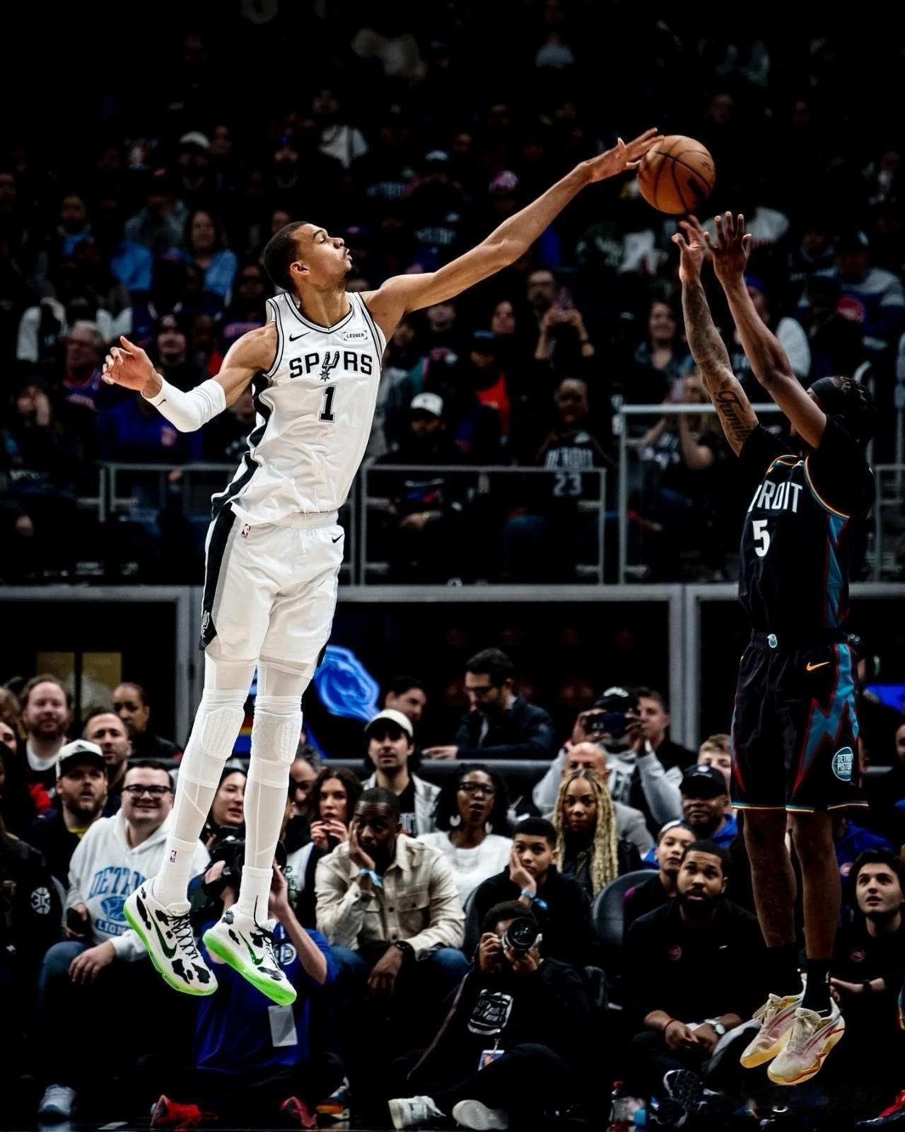 MVP之争结束了，文班亚马爆砍21分17篮板6盖帽提前锁定MVP!在今天马刺