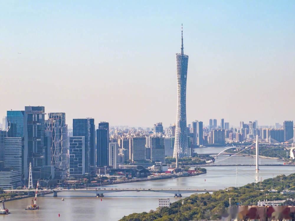 广东上半年机器人无人机产量猛增, 先进制造业占比超55%