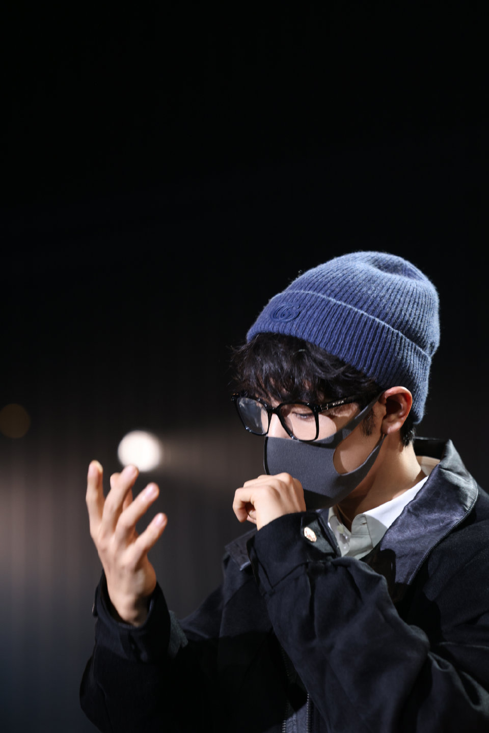 肖战这个卷毛帅成啥样了😍😍明星跨年出图