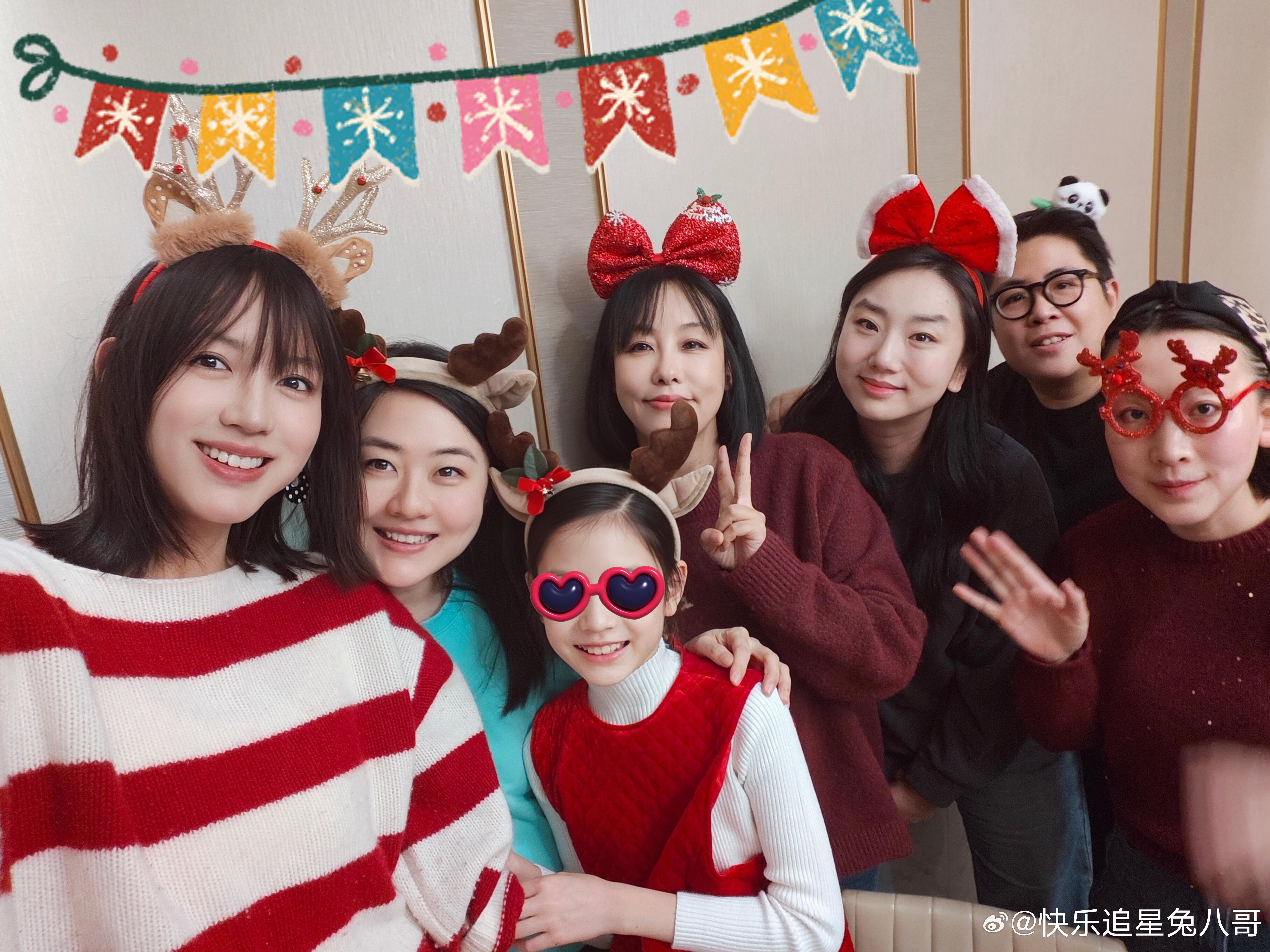 张梓琳9岁大女儿正脸照张梓琳大女儿颜值张梓琳大女儿好漂亮，胖妹笑起来跟妈妈好像