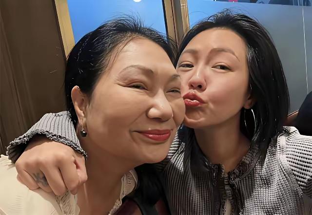一句“她嘴甜会哄人”戳破偏心真相，S妈双标处事，耗尽大S半生真心早年综艺访