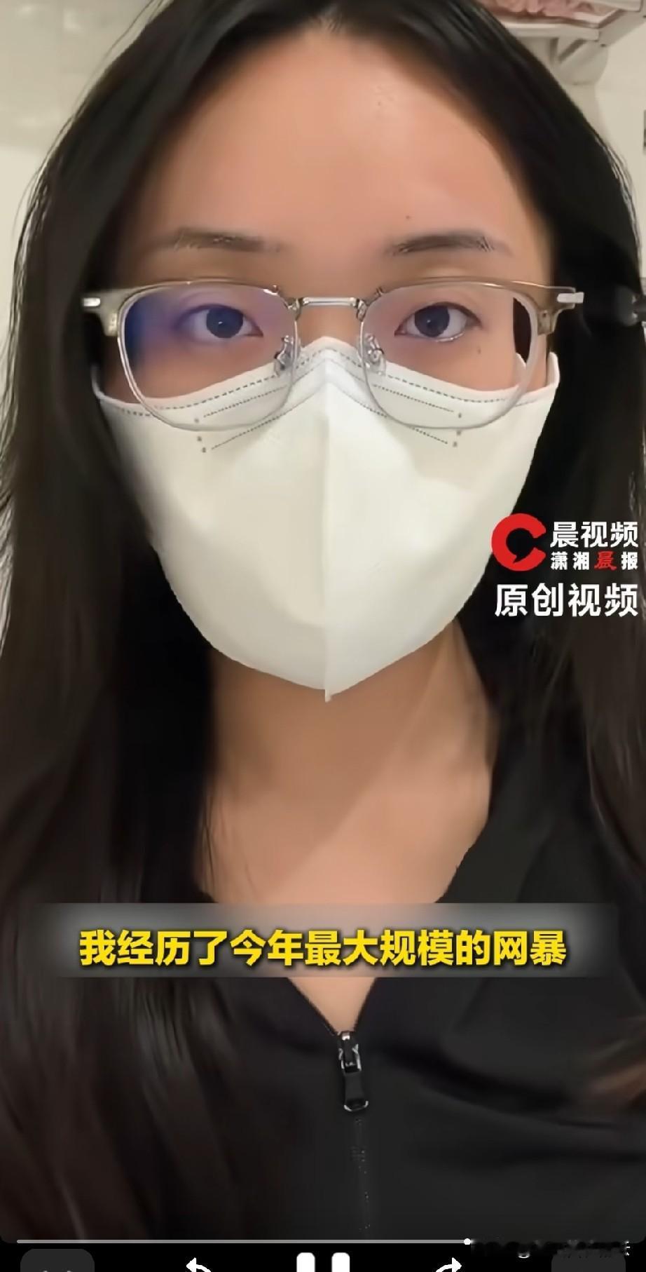 杭州那个在电梯里和邻居发生矛盾，诬告男邻居猥亵的女子王某某发声了，她说因为这件事