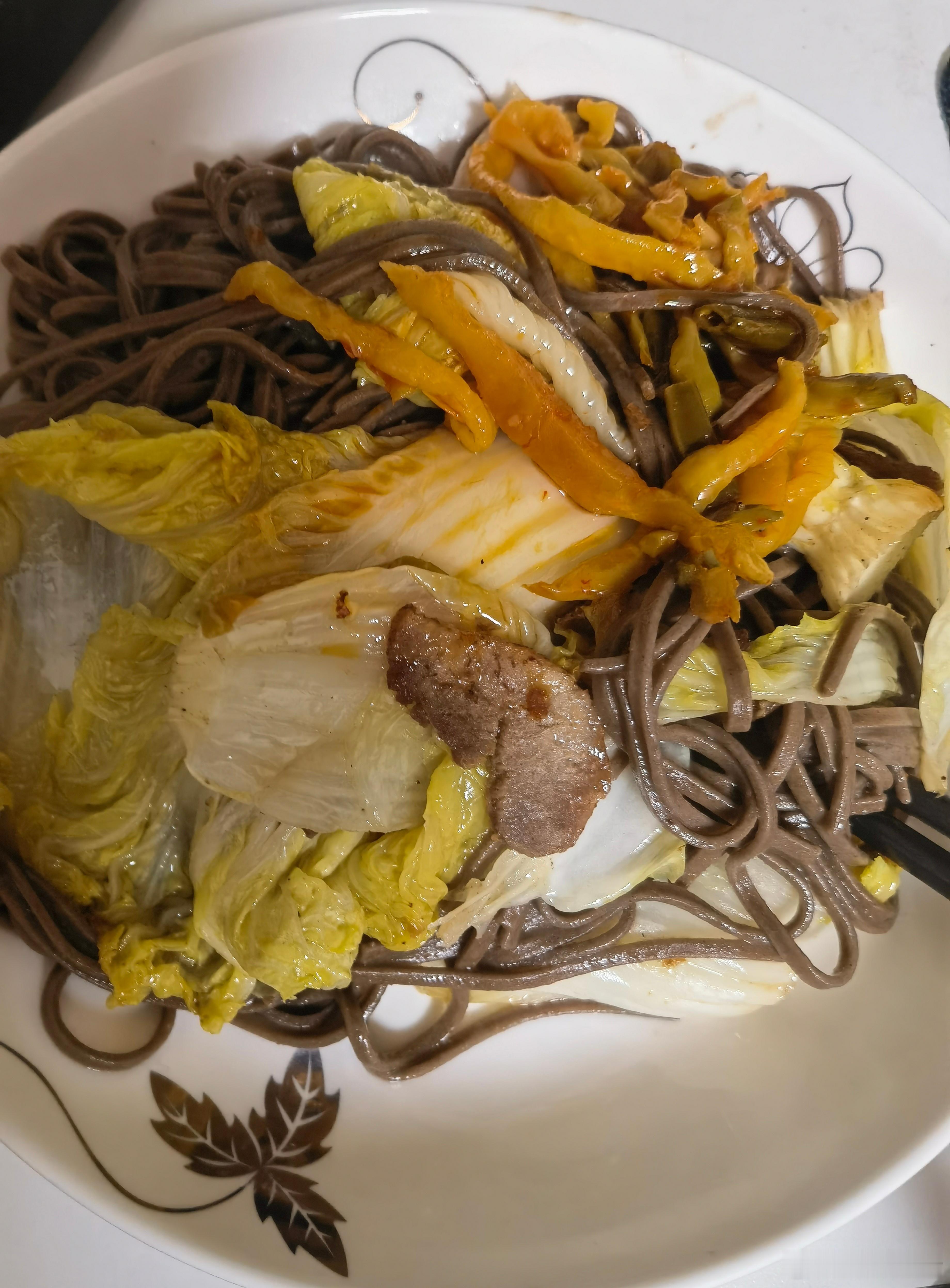 我这碗面是不是强得很？吃了这碗面，明天会大涨！