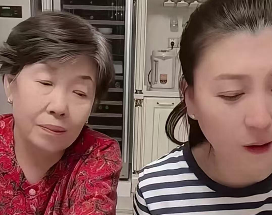 闫学晶的“酸黄瓜”事件，根本不是什么明星炫富翻车，而是戳破了一个让你脊背发凉的真