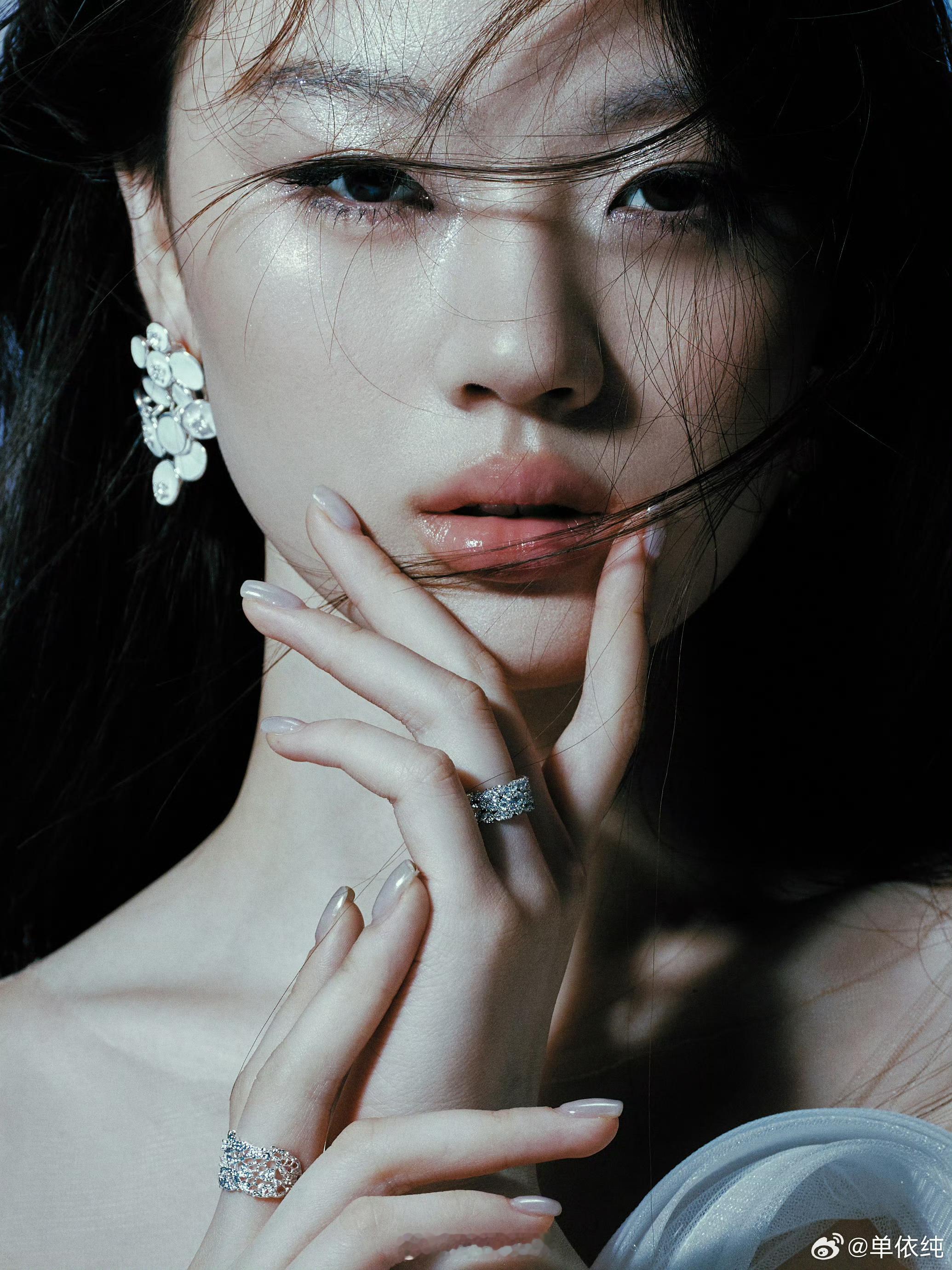 单依纯太牛了人美歌甜，你喜欢吗？[doge]​​​