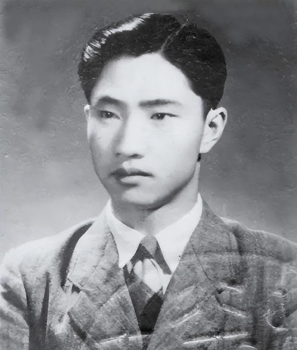 1988年一特工从台湾带回6字情报，才知：38年前一大叛徒实为烈士！1954