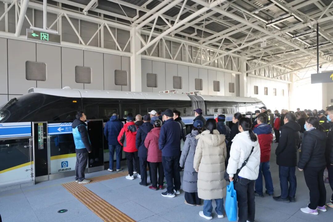 济南云巴开通运营, 乘坐体验非常不错!