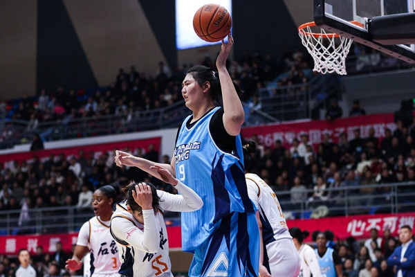 张子宇WCBA首秀正负值-10! 媒体人: 她这体型怎么利用是很大课题
