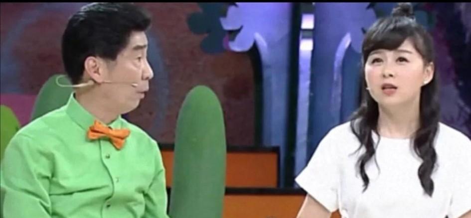 有网友评价上海电视台主持人周瑾最近又重新主持《新老娘们》节目很好，她对老百姓的柴