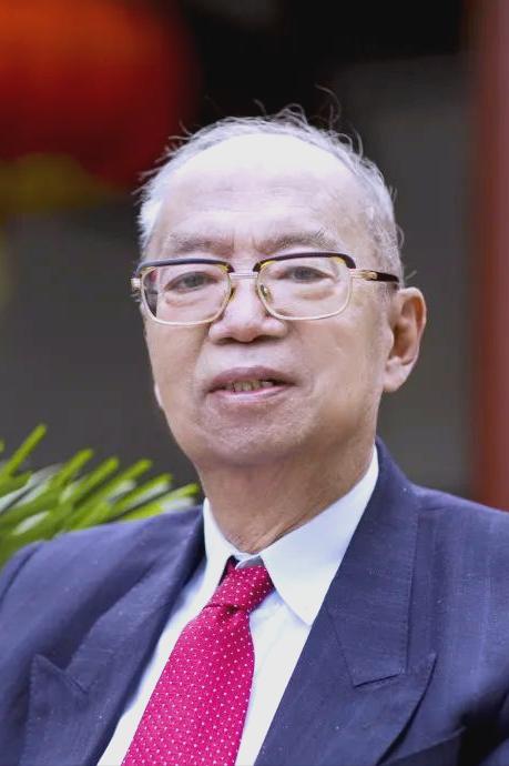 清华大学有一位教授叫赵家和，他身家千万。患癌后，他却连500块一片的进口药都舍不
