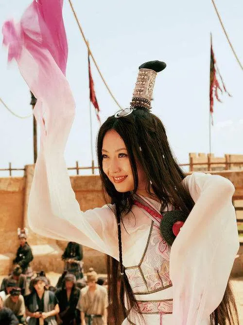 明宪宗时期，徽王骗娶了美丽的高丽大公主。一天，徽王和大公主对饮，有了三分酒意，把