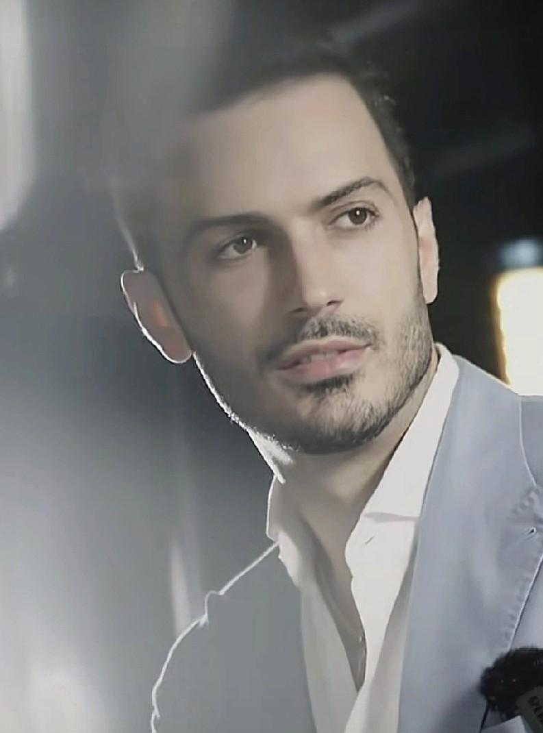 300%的流量暴增，5000万的“恋爱经费”，我真是大开眼界。罗兰多把她告了，